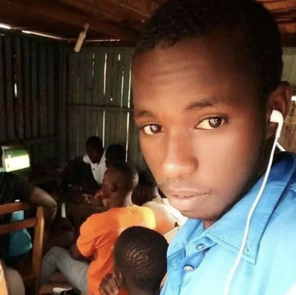 La storia di Ousmane, che ha attraversato il Mediterraneo per raggiungere l'Italia, raccontata nel nuovo brano dei "chiesadisanpaolo" La storia di Ousmane, che ha attraversato il Mediterraneo per raggiungere l'Italia, raccontata nel nuovo brano dei "chiesadisanpaolo"