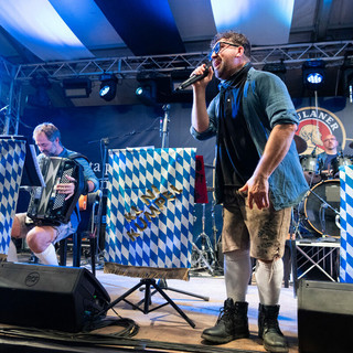 Domani ultimo giorno di brindisi per l’Oktoberfest Cuneo 2025 Domani ultimo giorno di brindisi per l’Oktoberfest Cuneo 2025