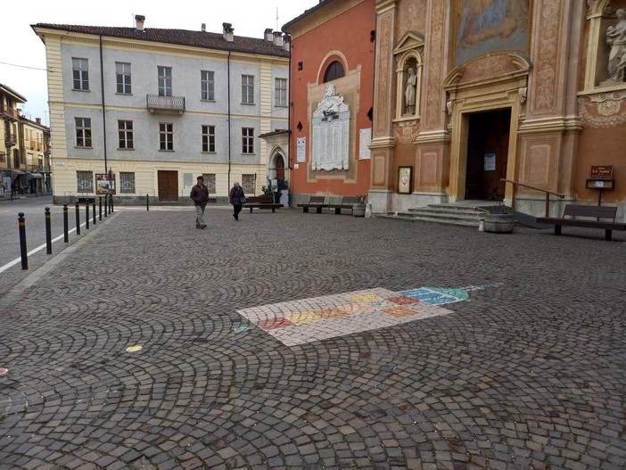 Piazza della Rossa a Busca dove si terrano alcuni spettacoli Piazza della Rossa a Busca dove si terrano alcuni spettacoli