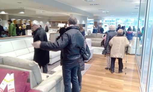 Inaugurato a Borgo San Dalmazzo il nuovo store Poltronesofà Inaugurato a Borgo San Dalmazzo il nuovo store Poltronesofà