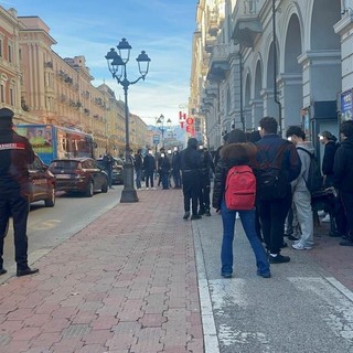Cuneo, nessuna spranga né passamontagna tra i ragazzi che ieri hanno manifestato in città Cuneo, nessuna spranga né passamontagna tra i ragazzi che ieri hanno manifestato in città