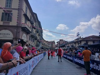 Saluzzo, partenza del Giro d'Italia Women