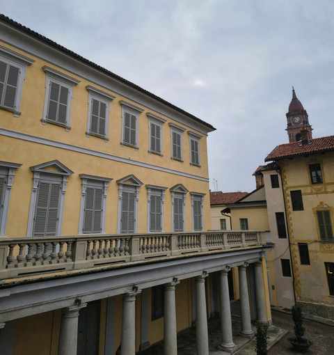 "Illumina novembre": Bra per la sensibilizzazione sul tumore al polmone "Illumina novembre": Bra per la sensibilizzazione sul tumore al polmone