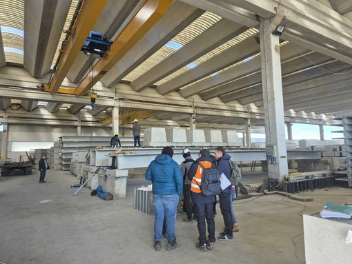 Le “Certificazioni Aziendali” e le “Prove di Carico e Collaudo”: una garanzia per i prodotti Prefabbricati Guerrini Le “Certificazioni Aziendali” e le “Prove di Carico e Collaudo”: una garanzia per i prodotti Prefabbricati Guerrini