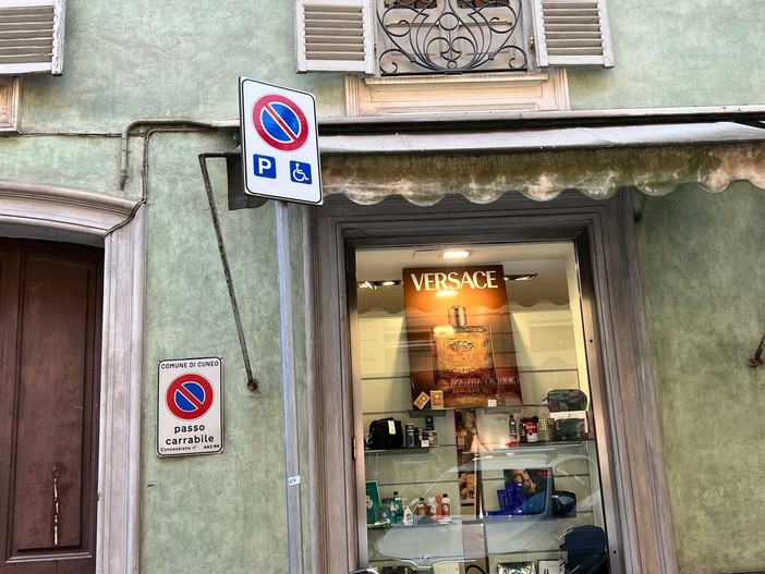 Parcheggi disabili, a Cuneo oltre 150 sanzioni nel 2025: “Controlli intensificati contro gli abusi”