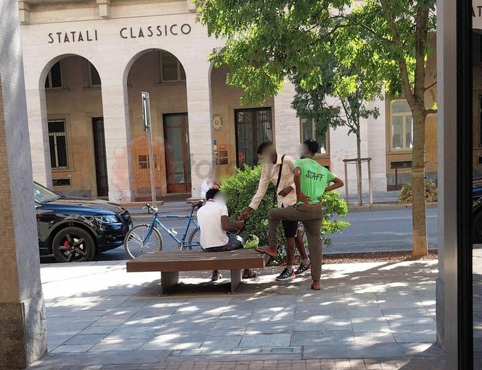 Rimuovere le panchine in corso Giolitti? "Un'estrema ratio e in parte una sconfitta, ma non c'è alternativa" Rimuovere le panchine in corso Giolitti? "Un'estrema ratio e in parte una sconfitta, ma non c'è alternativa"