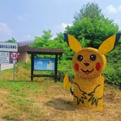 A Farigliano compare un Pikachu gigante, opera dell'Artista Misterioso A Farigliano compare un Pikachu gigante, opera dell'Artista Misterioso