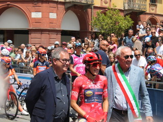 Saluzzo, partenza del Giro d'Italia Women