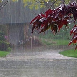 METEO / Prima vera allerta autunnale: domani in arrivo forte maltempo