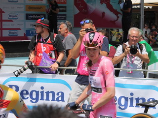 Saluzzo, partenza del Giro d'Italia Women