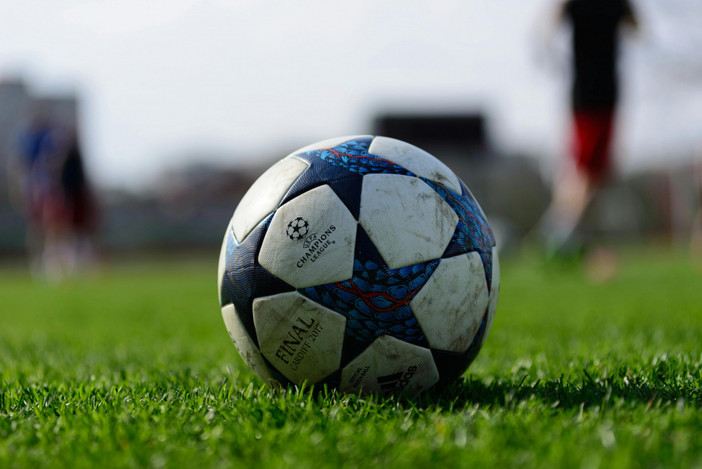 Sport e inclusione: a Bra rinasce il campo da calcio di via Brizio