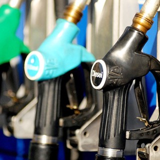Diesel da record in provincia di Cuneo: il servito supera i 3,1 euro al litro Diesel da record in provincia di Cuneo: il servito supera i 3,1 euro al litro
