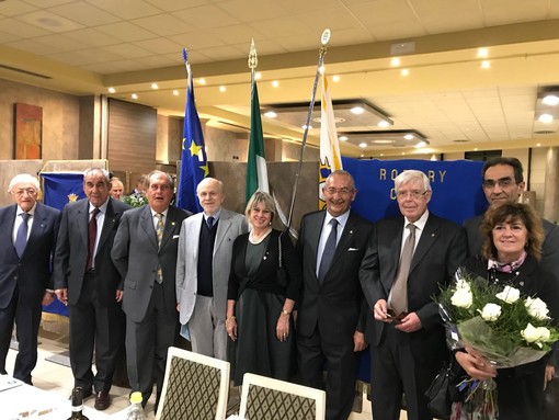 Marene, i presidenti dei cinque Rotary della Granda con il Professor Gandolfo e la dottoressa Reale