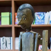 Pinocchio arriva ad Alba per festeggiare il bicentenario della nascita di Collodi Pinocchio arriva ad Alba per festeggiare il bicentenario della nascita di Collodi