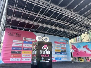 Saluzzo, partenza del Giro d'Italia Women