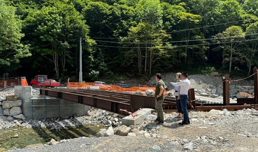 Nuovo ponte a Terme di Valdieri, posate le travi portanti: sarà pronto e collaudato per fine anno