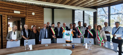 In bici da Aosta a Torino, Cuneo e Nizza per incontrare le comunità energetiche locali In bici da Aosta a Torino, Cuneo e Nizza per incontrare le comunità energetiche locali