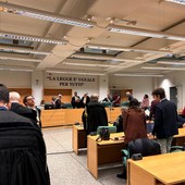 La giuria popolare della Corte d'Assise si ritira in camera di consiglio