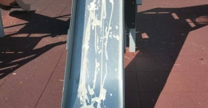 Cuneo, a Madonna dell'Olmo il parchetto di via Don Serafino Viano è pronto a riaprire dopo l'atto vandalico Cuneo, a Madonna dell'Olmo il parchetto di via Don Serafino Viano è pronto a riaprire dopo l'atto vandalico
