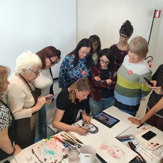 “Vibrazioni Cromatiche”: a Cuneo la collettiva di pittura della scuola di Lorena Massa