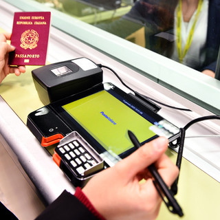 Cuneo, in provincia oltre 2mila e 700 i passaporti richiesti alle Poste Cuneo, in provincia oltre 2mila e 700 i passaporti richiesti alle Poste