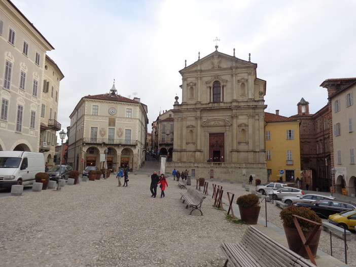 Piazza Maggiore a Mondovì Piazza Maggiore a Mondovì