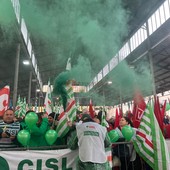 Pace, lavoro e giustizia sociale: la pioggia non ferma la Festa del Primo Maggio a Cuneo [FOTO E VIDEO]