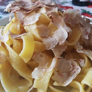 Weekend nelle Langhe per assaggiare il Tartufo Bianco d'Alba, ci scrive: "In un'osteria me lo hanno fatto pagare 900 euro l'etto"