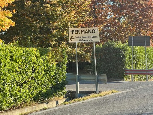 L'ingresso della Coop per Mano, in Via Savona a Cuneo