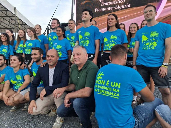 Volontari con sindaco Lorenzo Benzo e consigliere regionale Franco Graglia Volontari con sindaco Lorenzo Benzo e consigliere regionale Franco Graglia