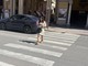 Occhio allo smartphone sulle strisce: il nuovo Codice della Strada potrebbe costare 75 euro ai pedoni Occhio allo smartphone sulle strisce: il nuovo Codice della Strada potrebbe costare 75 euro ai pedoni
