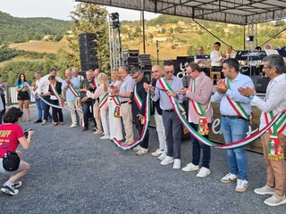 Taglio del nastro con autorità Taglio del nastro con autorità