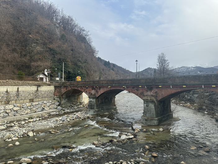 Chiusa di Pesio: chiuso il tratto tra il ponte di via Roma e vi Mondovì per lavori Chiusa di Pesio: chiuso il tratto tra il ponte di via Roma e vi Mondovì per lavori