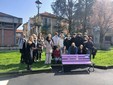Inaugurazione della panchina lilla in piazza Dante a Saluzzo