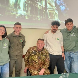 Alla Scuola Forestale di Ormea incontro con il Tenente Colonnello Gianfranco Paglia Alla Scuola Forestale di Ormea incontro con il Tenente Colonnello Gianfranco Paglia