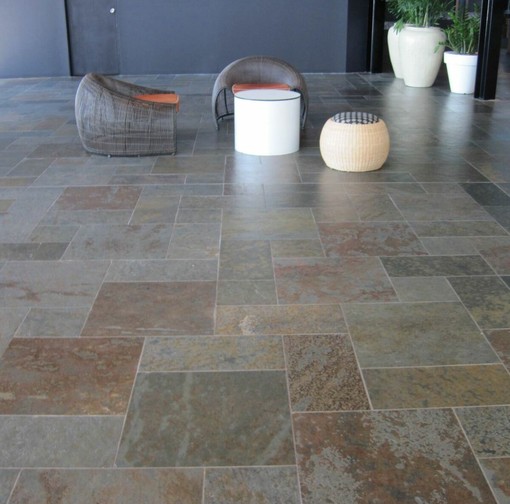 Pietra naturale nell'interior design: il valore della filiera corta tra estetica e risparmio Pietra naturale nell'interior design: il valore della filiera corta tra estetica e risparmio