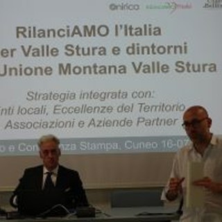Valle Stura, presentata in Provincia la nuova cartina dedicata al cicloturismo Valle Stura, presentata in Provincia la nuova cartina dedicata al cicloturismo