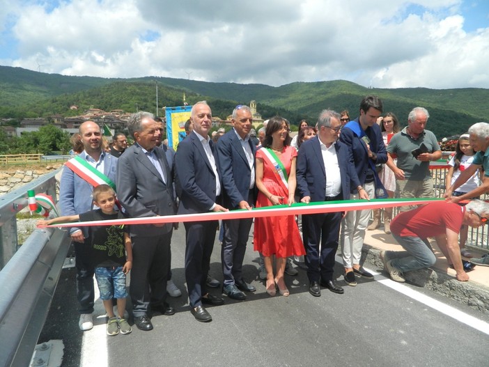 Dopo dieci anni Priola torna ad avere il ponte a Pianchiosso e lo intitola ad Alex Zanardi Dopo dieci anni Priola torna ad avere il ponte a Pianchiosso e lo intitola ad Alex Zanardi