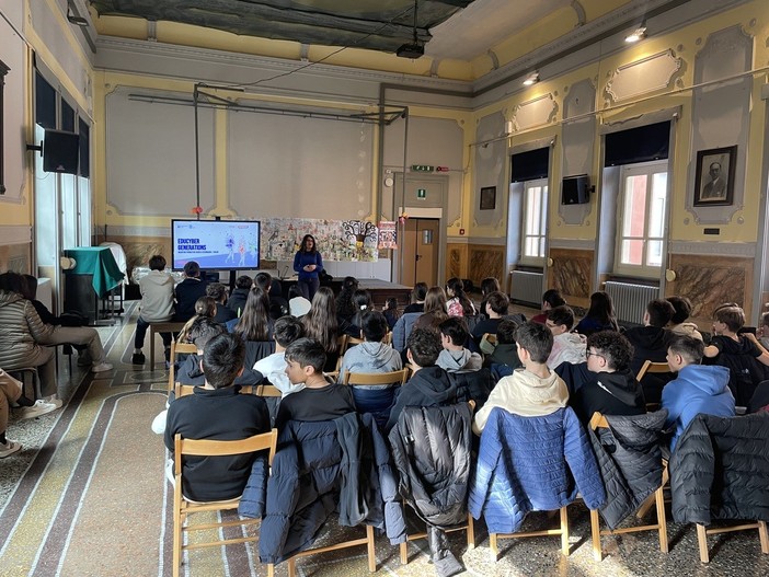 Cyberbullismo, il tour nelle scuole del Piemonte del progetto Diderot della Fondazione CRT per arginare per arginare il fenomeno Cyberbullismo, il tour nelle scuole del Piemonte del progetto Diderot della Fondazione CRT per arginare per arginare il fenomeno