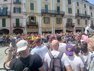 Saluzzo, partenza del Giro d'Italia Women