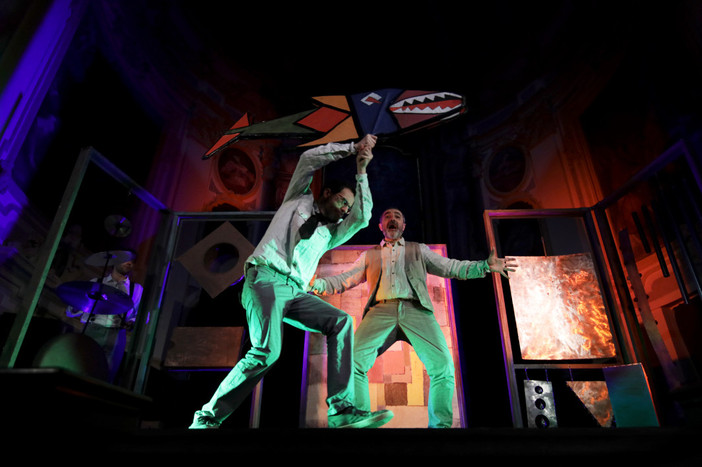 Officina Santachiara: due spettacoli tra clima e fantasia