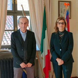 Il sindaco di Bra Gianni Fogliato con i questore Rosanna Minucci Il sindaco di Bra Gianni Fogliato con i questore Rosanna Minucci