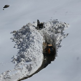 In corso lo sgombero da Demonte verso il Fauniera: al suolo oltre due metri di neve