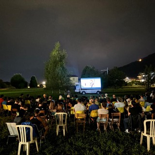 Il cinema sotto le stelle torna a Rifreddo: due serate estive per stare bene, insieme