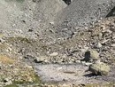 Situazione del laghetto (senz'acqua) al rifugio Morelli Buzzi . (pagina FB Rifugio Morelli Buzzi) Situazione del laghetto (senz'acqua) al rifugio Morelli Buzzi . (pagina FB Rifugio Morelli Buzzi)