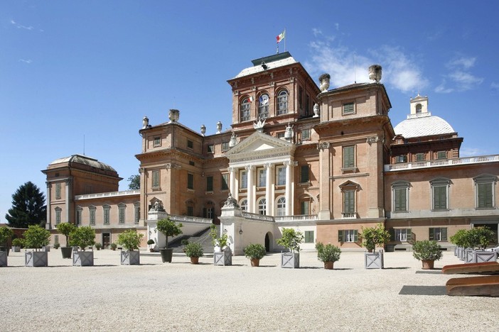 Racconigi: le iniziative estive dell'Ufficio Turistico tra storia, fotografia e tour in lingua Racconigi: le iniziative estive dell'Ufficio Turistico tra storia, fotografia e tour in lingua