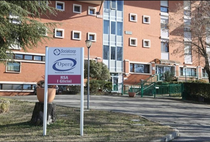 La residenza "I Glicini" di Bra dove è avvenuto il singolare salvataggio La residenza "I Glicini" di Bra dove è avvenuto il singolare salvataggio