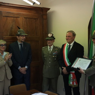 Roburent ha conferito la cittadinanza agli Alpini Roburent ha conferito la cittadinanza agli Alpini