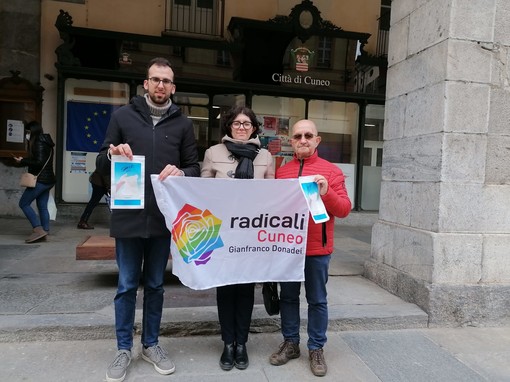 #CuneoLaica: continua questa sera l'iniziativa dei Radicali
