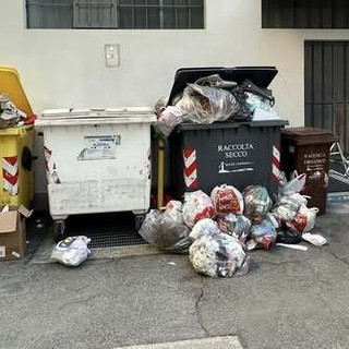Rifiuti  in centro a Cuneo, il consigliere Boselli: “Situazione che si ripete prima dei festivi”